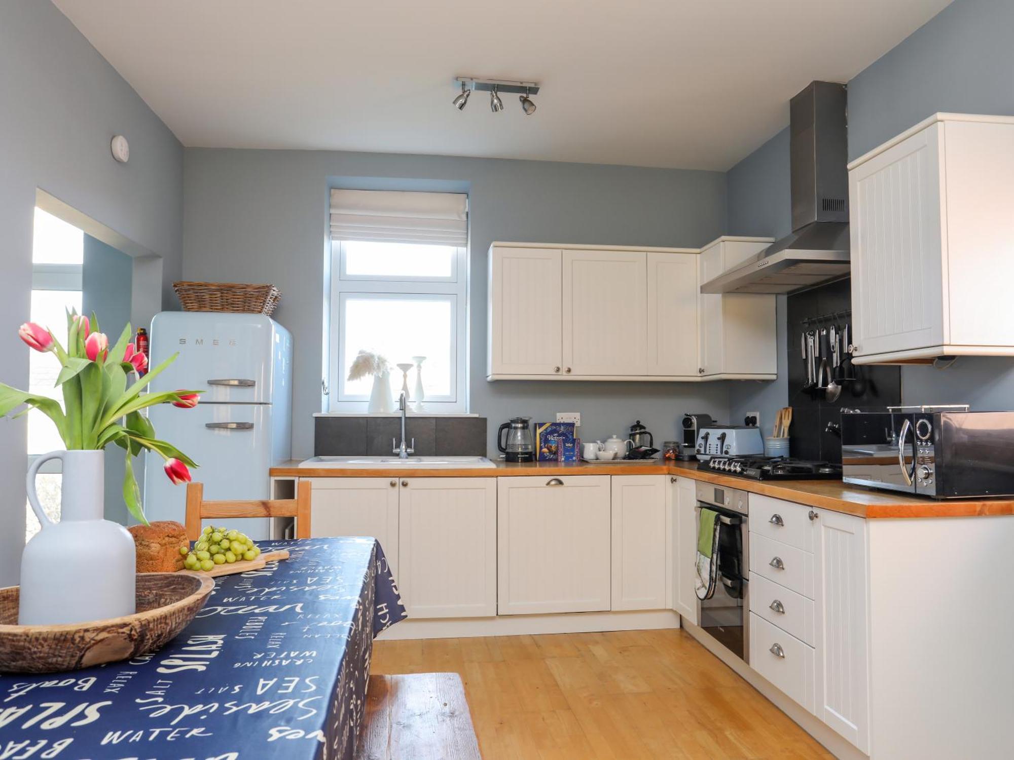 Min Y Mor Trearddur Bay Villa Exteriör bild