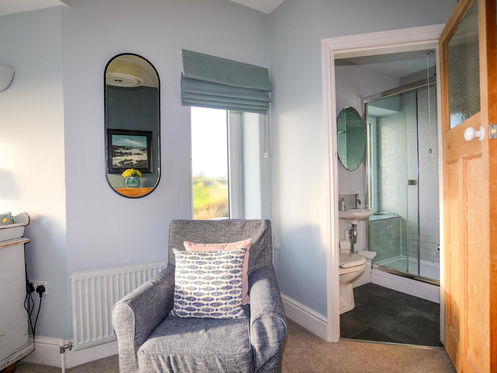 Min Y Mor Trearddur Bay Villa Exteriör bild